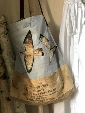 Linen tote bag with leather strap and embroidery. Magnolia Pearl style. NWT